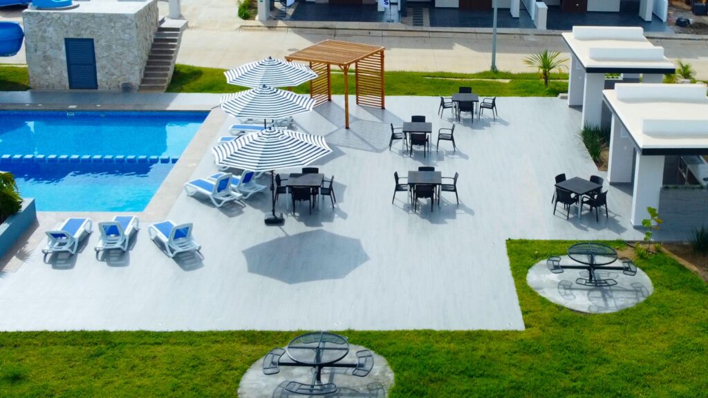 Explanada/área de camastros/zona de asadores